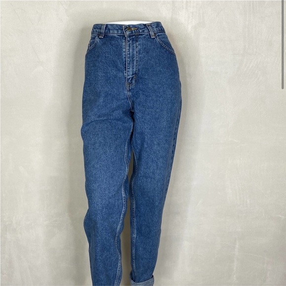 CHIC Vintage High Waisted Mom Jeans - Picture 7 of 9